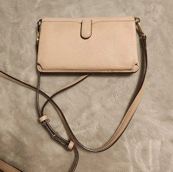Michael Kors Soft Pink Leather Crossbody Purse - Picture 2 of 7